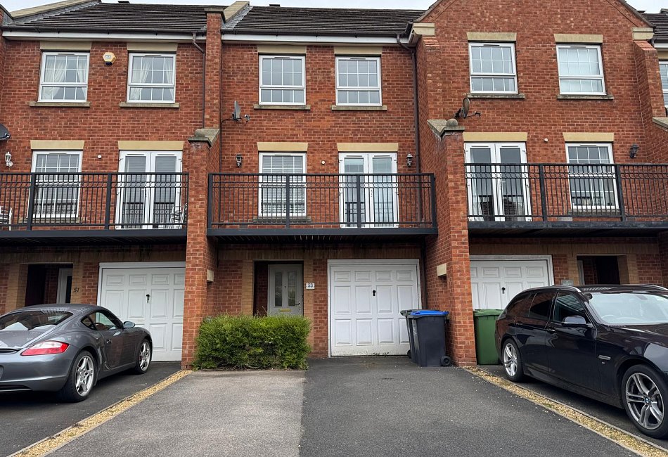 Banquo Approach, Heathcote, Warwick, CV34 6GB