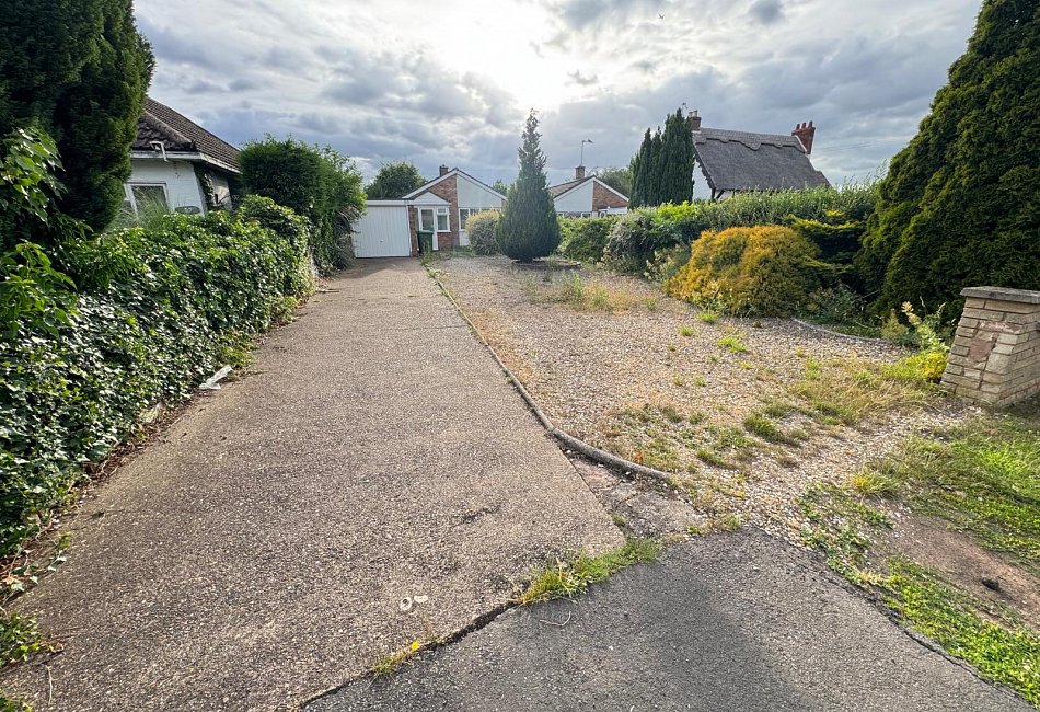 Whitnash Road, Whitnash, Leamington Spa, CV31 2HF